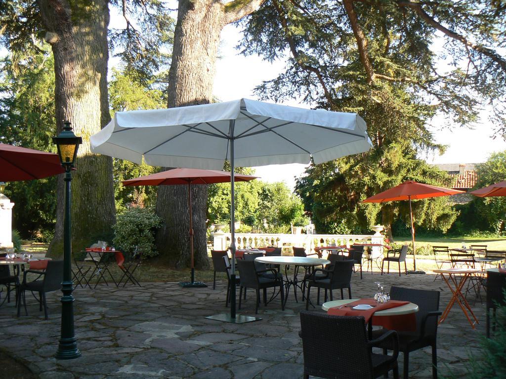 Hostellerie des Cèdres Villeneuve-de-Rivière Exterior foto