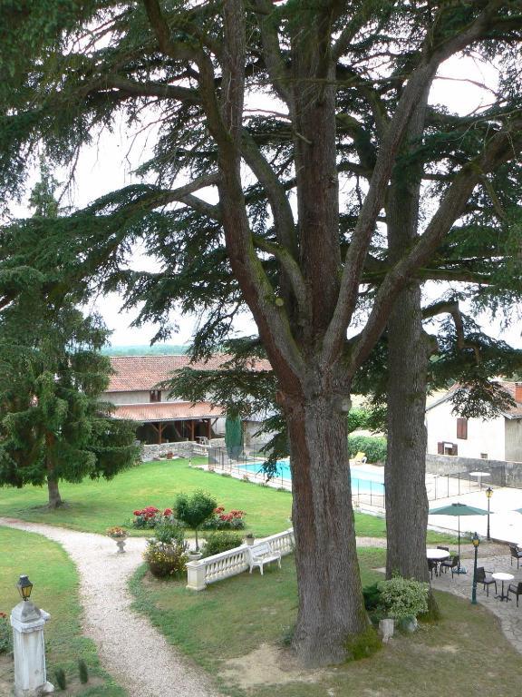 Hostellerie des Cèdres Villeneuve-de-Rivière Exterior foto